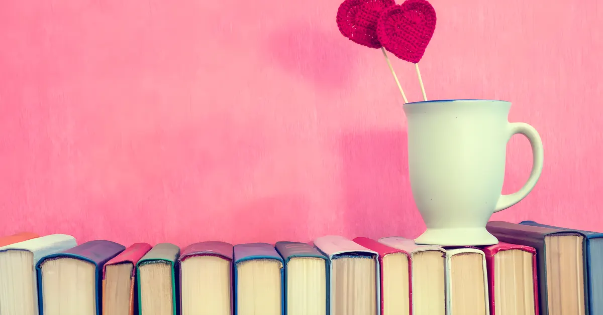 Colagem de capas de livros de amor que foram adaptados para o cinema