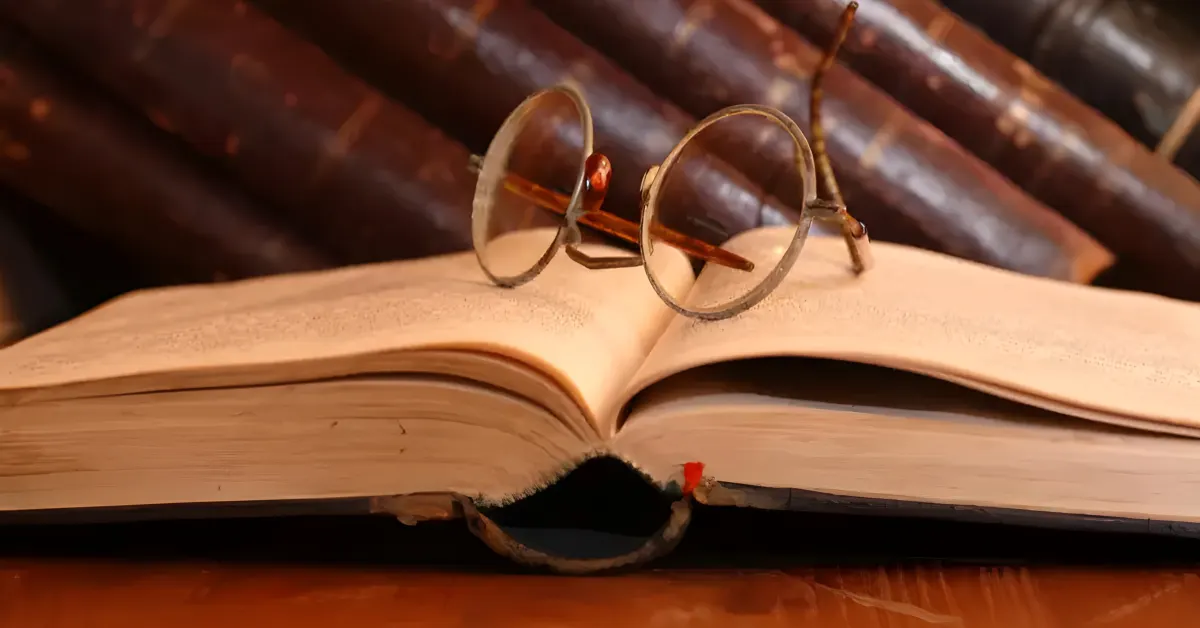 Livros educativos abertos, ilustrando o conceito de romance didático